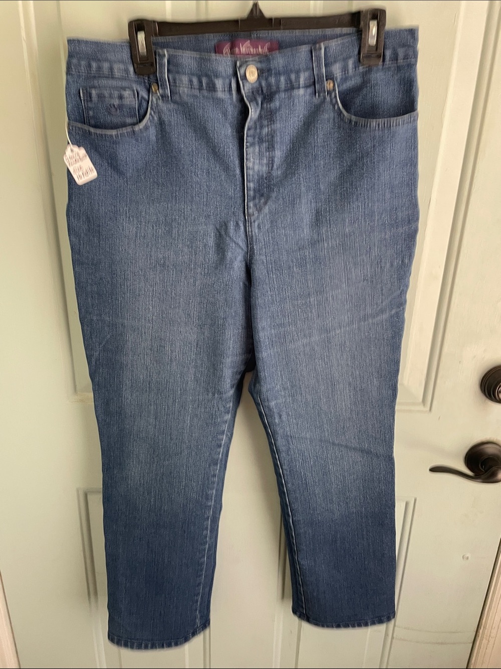 Gloria Vanderbilt Medium Blue Straight Leg Women’s Jeans